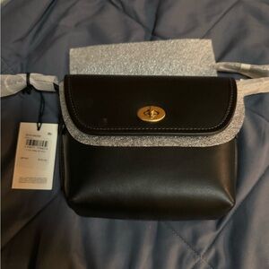 Elegant Coach Black Leather Crossbody Bag